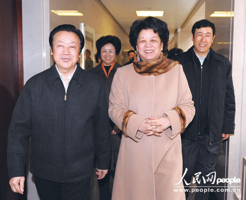 2月6日，全國人大常委會副委員長、全國婦聯(lián)主席陳至立到最高人民法院視察中國女法官協(xié)會工作。