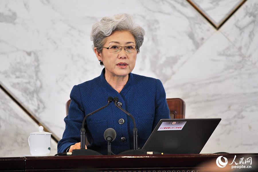 全國(guó)人大會(huì)議女發(fā)言人傅瑩。人民網(wǎng)記者 于凱 攝影