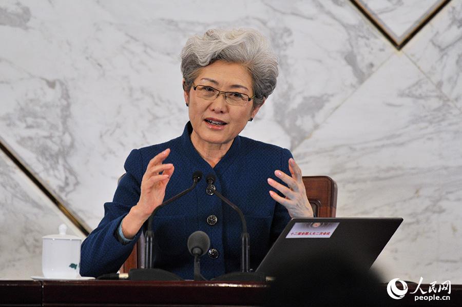 全國(guó)人大會(huì)議女發(fā)言人傅瑩。人民網(wǎng)記者 于凱 攝影